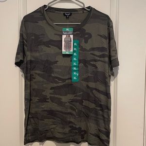 XL splendid brand NWT army print tee. Make an offer.